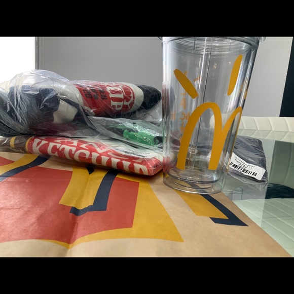 Travis Scott Merchandise 6 Piece Bundle - Picture 13 of 16